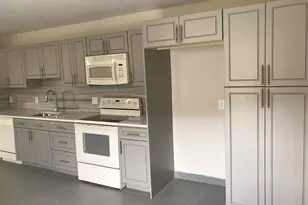 142 SW 8th Ave, Delray Beach, FL 33444 - Photo 1