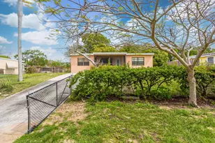 131 Ficus Tree Dr, Lantana, FL 33462 - Photo 1