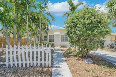326 SE 1st Avenue, Delray Beach, FL 33444 - Photo 1