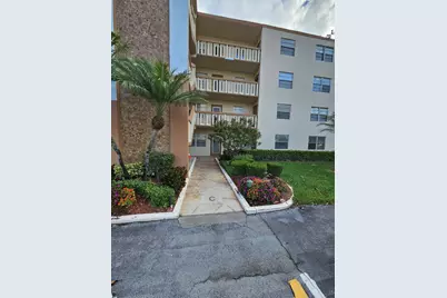 1039 Newcastle C, Boca Raton, FL 33434 - Photo 1
