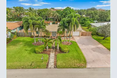 724 NE 2nd Street, Pompano Beach, FL 33060 - Photo 1