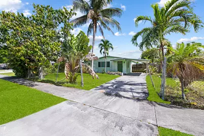 160 NE 60th Street, Oakland Park, FL 33334 - Photo 1