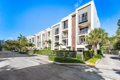 1034 NE 18th Avenue #102, Fort Lauderdale, FL 33304 - Photo 1