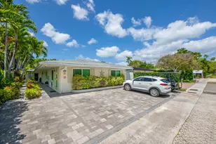 1635 NE 5th Ct, Fort Lauderdale, FL 33301 - Photo 1