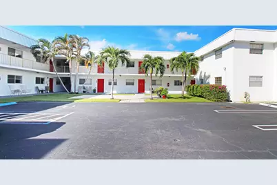 402 Lake Shore Drive #203, West Palm Beach, FL 33403 - Photo 1