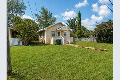 135 SE 4th Street, Hallandale Beach, FL 33009 - Photo 1