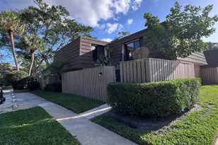 1417 14th Ct, Palm Beach Gardens, FL 33410 - Photo 1