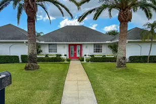 10124 Seagrape Way, Palm Beach Gardens, FL 33418 - Photo 1