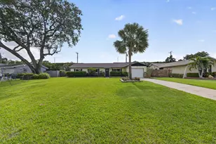 9820 Jonquil Cir N, Palm Beach Gardens, FL 33410 - Photo 1
