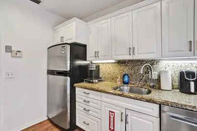 530 NE 11th Avenue, Fort Lauderdale, FL 33301 - Photo 1