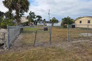 640 SW 6th St, Belle Glade, FL 33430 - Photo 1