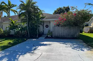 468 NE 42nd St, Boca Raton, FL 33431 - Photo 1