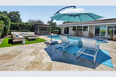 424 SW 7th Way, Boca Raton, FL 33486 - Photo 1