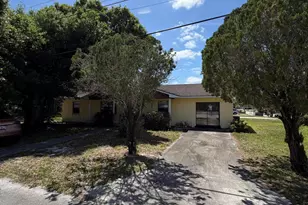 1709 N 22nd St, Fort Pierce, FL 34950 - Photo 1