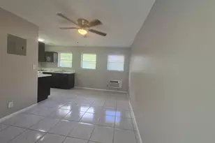325 NW 25th St, Wilton Manors, FL 33311 - Photo 1
