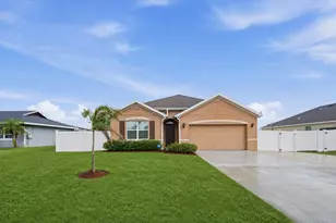 428 SE Fairchild Ave, Port Saint Lucie, FL 34984 - Photo 1