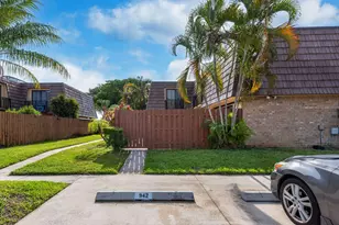 941 Springdale Cir, Palm Springs, FL 33461 - Photo 1