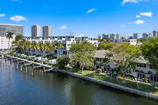 2701 NE 1st St, Pompano Beach, FL 33062 - Photo 1