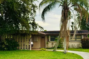 764 Gardenia Dr, Royal Palm Beach, FL 33411 - Photo 1