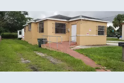 1607 Avenue D, Fort Pierce, FL 34950 - Photo 1