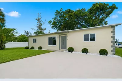 310 NW 4th Avenue, Deerfield Beach, FL 33441 - Photo 1