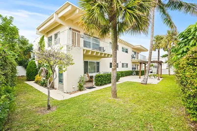 114 Cascade Lane #4, Palm Beach Shores, FL 33404 - Photo 1