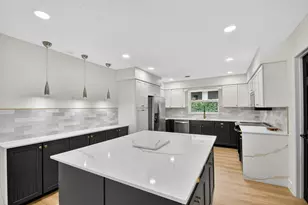 1221 Singer Dr, Singer Island, FL 33404 - Photo 1