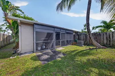 1036 E Lakes Drive, Pompano Beach, FL 33064 - Photo 1