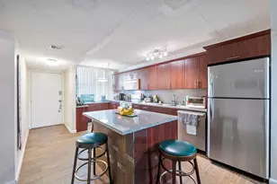 250 Jacaranda Dr, Plantation, FL 33324 - Photo 1