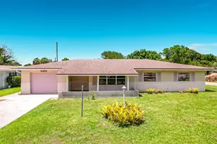 2402 Newport Dr, Fort Pierce, FL 34982 - Photo 1