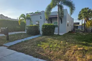 717 Selkirk St, West Palm Beach, FL 33405 - Photo 1