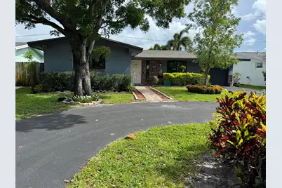 8780 NW 11th Street, Pembroke Pines, FL 33024 - Photo 1