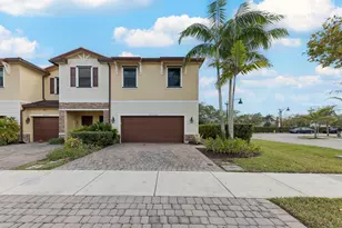 4622 Belgian Ln, Davie, FL 33314 - Photo 1