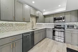 5250 Woodland Lakes Dr, Palm Beach Gardens, FL 33418 - Photo 1