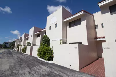223 SE 11th Avenue #B, Pompano Beach, FL 33060 - Photo 1