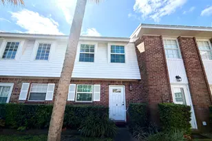 413 N Cypress Dr, Jupiter, FL 33469 - Photo 1