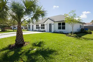 195 S 4th St, Lantana, FL 33462 - Photo 1