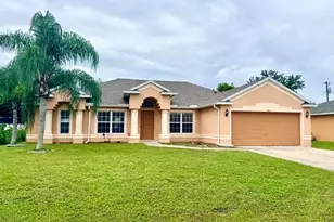 530 SW Butler Ave, Port Saint Lucie, FL 34983 - Photo 1