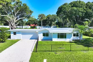 768 22nd Pl, Vero Beach, FL 32960 - Photo 1