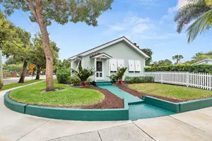 800 Kanuga Dr, West Palm Beach, FL 33401 - Photo 1