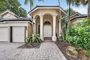 8106 N Savannah Cir, Davie, FL 33328 - Photo 1