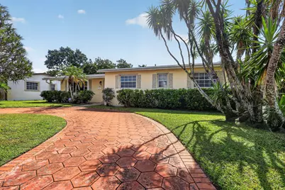 241 N 68th Terrace, Hollywood, FL 33024 - Photo 1