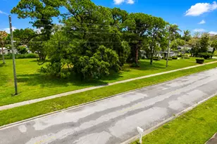 1006 Grandview Blvd, Fort Pierce, FL 34982 - Photo 1