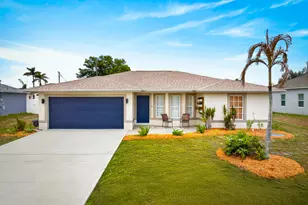 521 SW Halifax Ave, Port Saint Lucie, FL 34953 - Photo 1