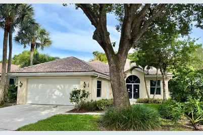 198 Hampton Circle, Jupiter, FL 33458 - Photo 1