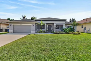 8565 SE Pinehaven Ave, Hobe Sound, FL 33455 - Photo 1