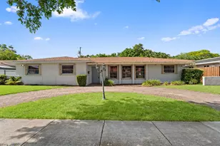 2140 NE 206th St, Miami, FL 33179 - Photo 1
