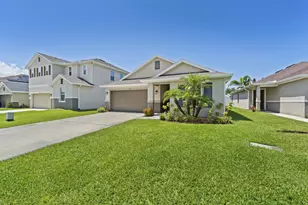 5435 NW Pine Trail Cir, Port Saint Lucie, FL 34983 - Photo 1