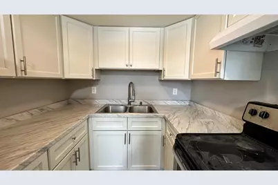 105 NE 6th Avenue, Boynton Beach, FL 33435 - Photo 1