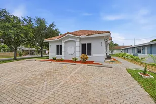 911 NE 12th Ave, Pompano Beach, FL 33060 - Photo 1